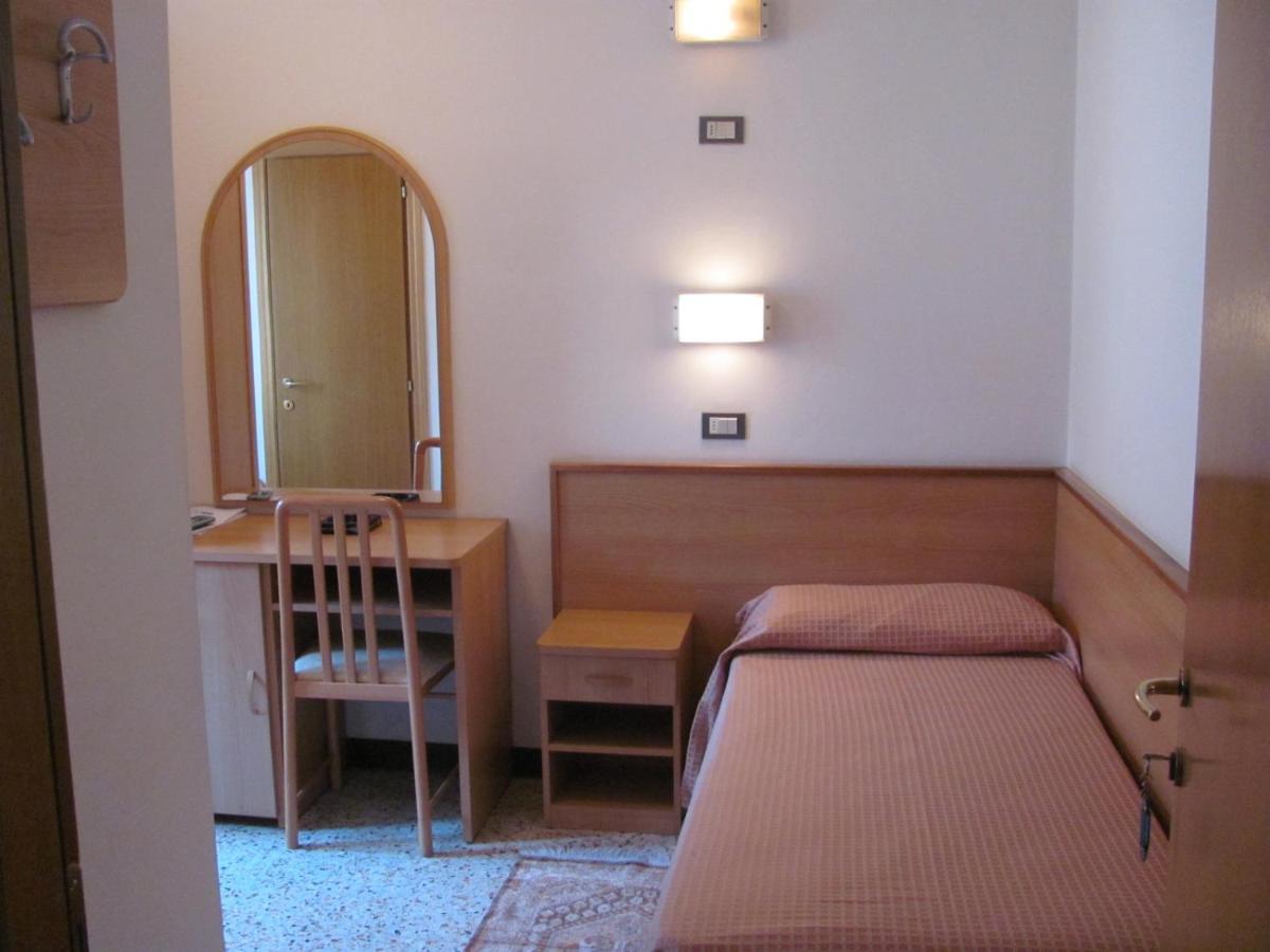 Albergo Moretti Senigallia Esterno foto