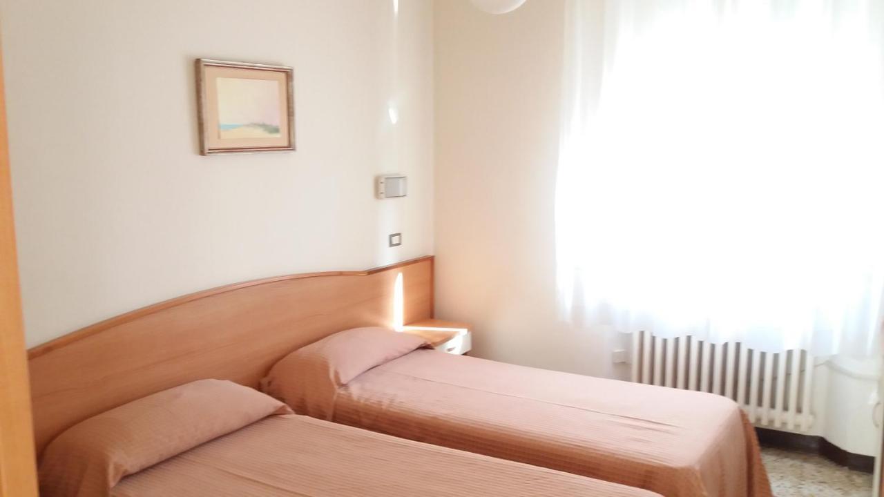 Albergo Moretti Senigallia Esterno foto