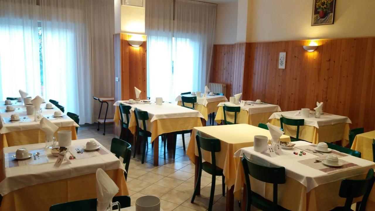 Albergo Moretti Senigallia Esterno foto