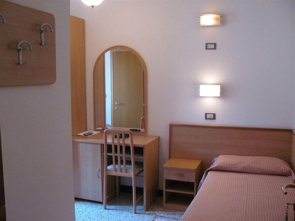 Albergo Moretti Senigallia Esterno foto