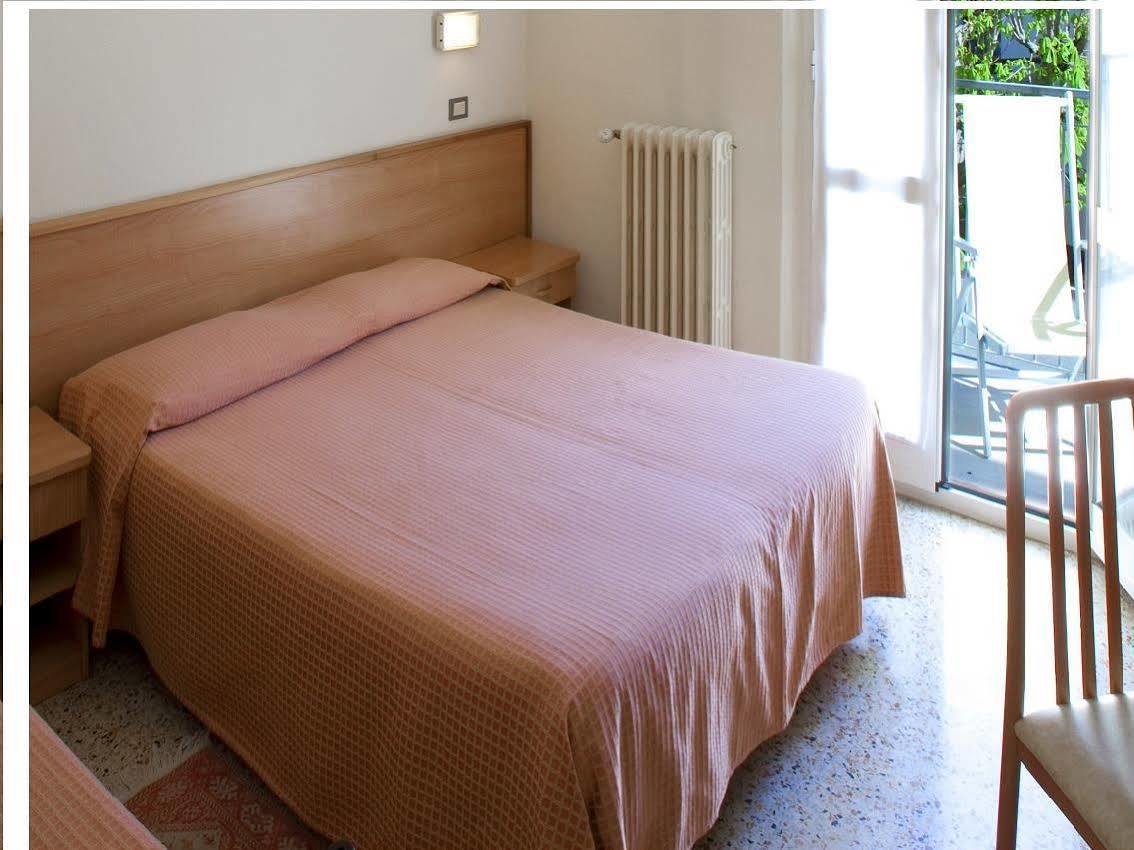 Albergo Moretti Senigallia Esterno foto
